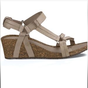 Teva Ysidro Universal Wedge Sandal 11 boho athleisure outdoors vacation staple‎